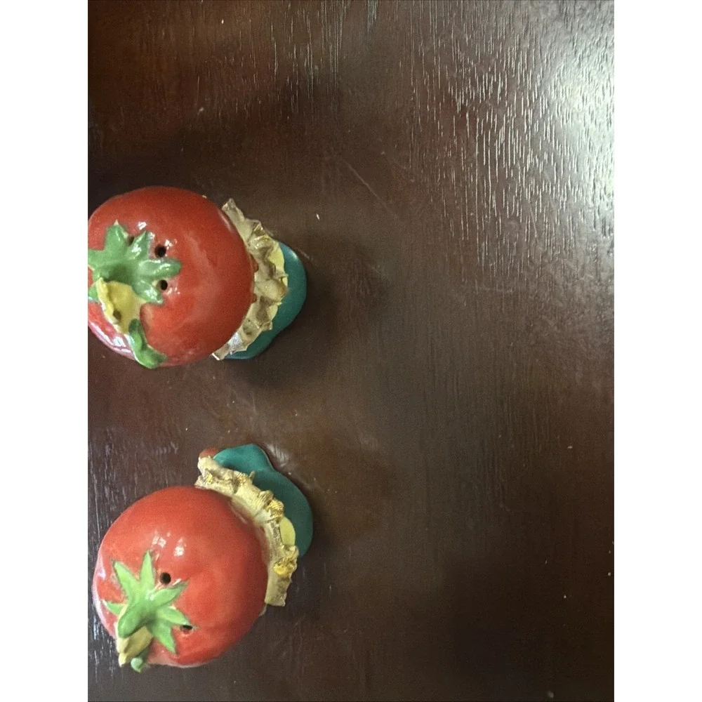 Vintage Anthropomorphic Ceramic Tomato Pixie Elves Salt Pepper Shakers Japan